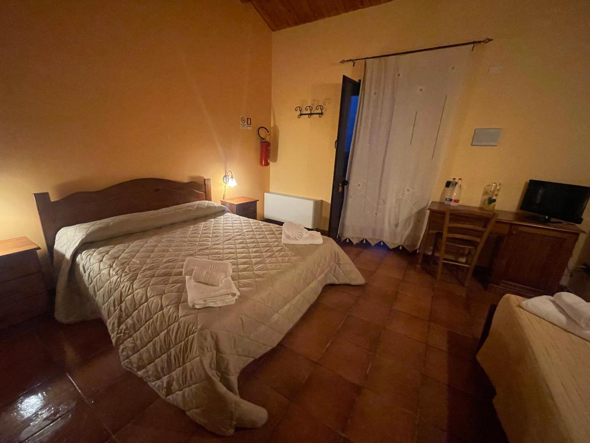 קלטג'ירונה Agriturismo Russa Belladonna מראה חיצוני תמונה